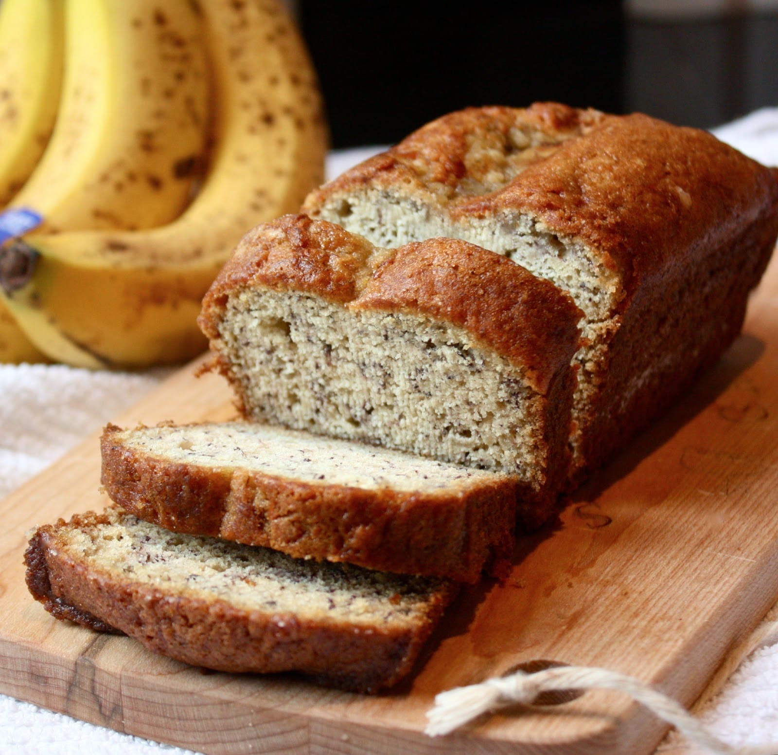 why does my banana bread break when i cut it