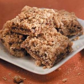 oatmeal cherry cricket powder and raisins for these delicious protein bars